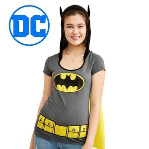 XS Batman T-shirt w/ Detachable Cape & Bat Hood
